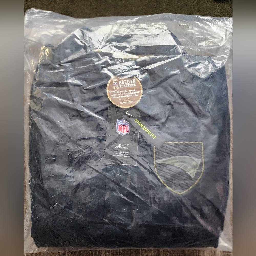 * NEW * Nike - New England Patriots "Salute To Service" Jacket